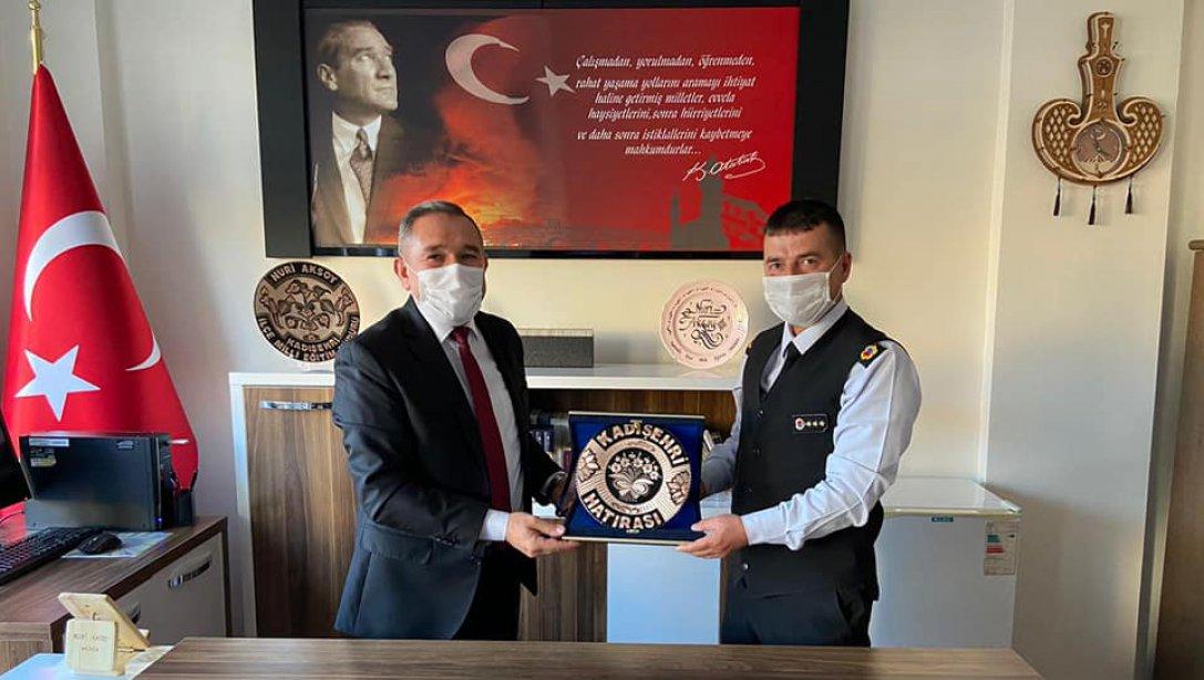Yozgat İl Jandarma Komutanı J. Kd. Albay Sayın Ali Sefa YILMAZ kurumumuzu ziyaret ederek İlçe Milli Eğitim Müdürümüz Nuri AKSOY'la görüştü.